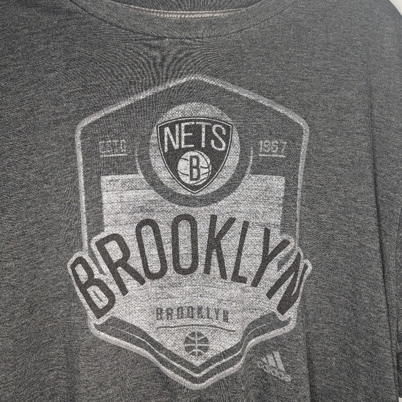 Adidas Feel Good Tshirt Brooklyn Nets Basketball Team NBA Men's Size XL - Picture 2 of 5